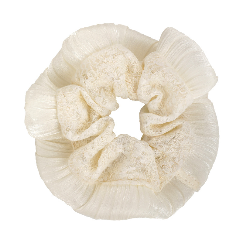 Κεντημένα κορδόνια με οδοντωτή άκρη