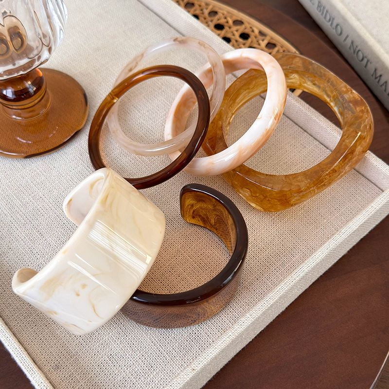 Ακανόνιστο Ευρύ Βραχιόλι Ακρυλικού Ακετάτου