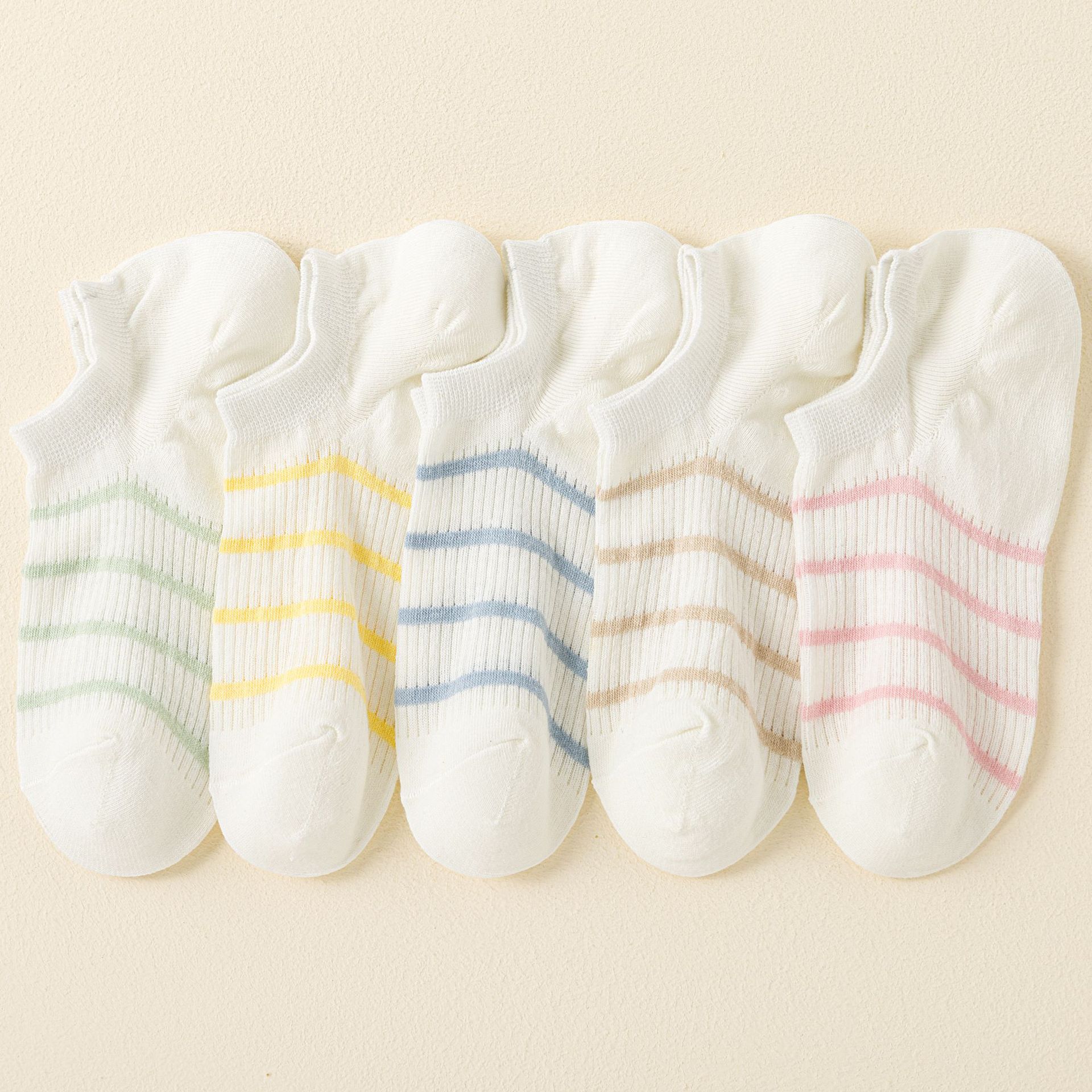 جوارب نسائية غير ظاهرة مخططة