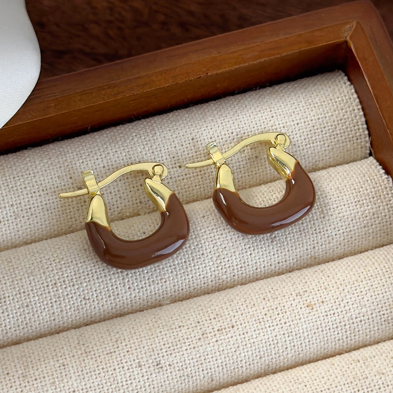 Geometrické Hnědé Náušnice s Kapkovým Glazurou