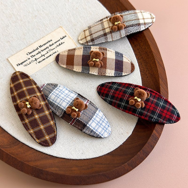 Pin para el Cabello de Osito de Peluche con Cuadros