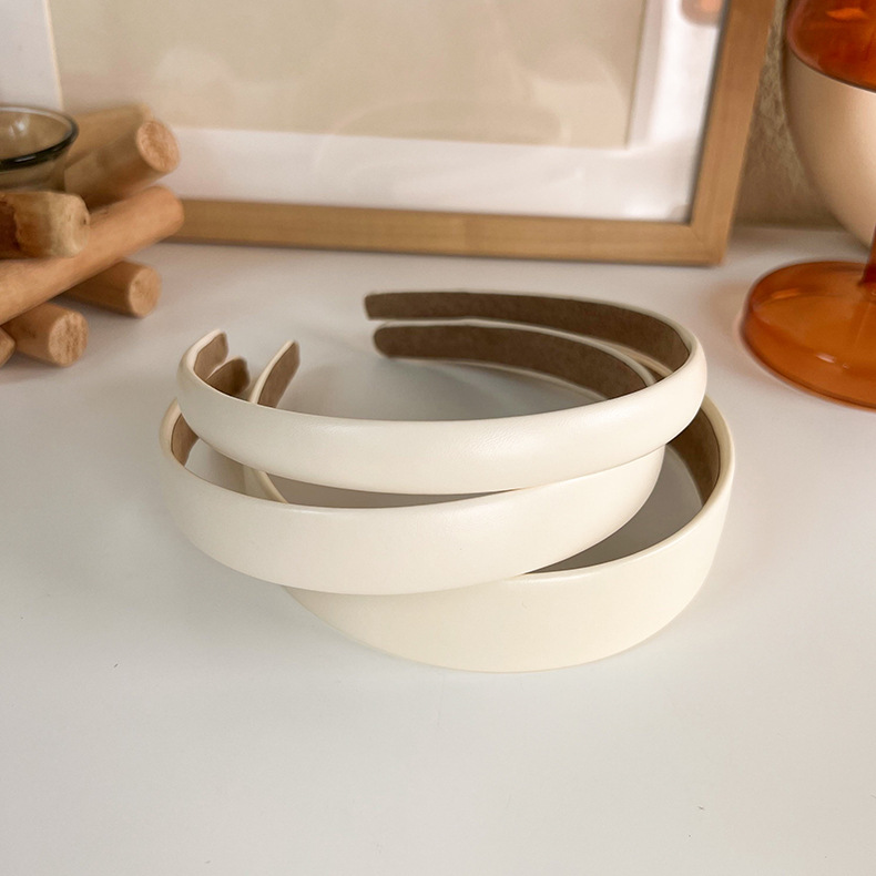 Cinta para el Cabello de Cuero Crema