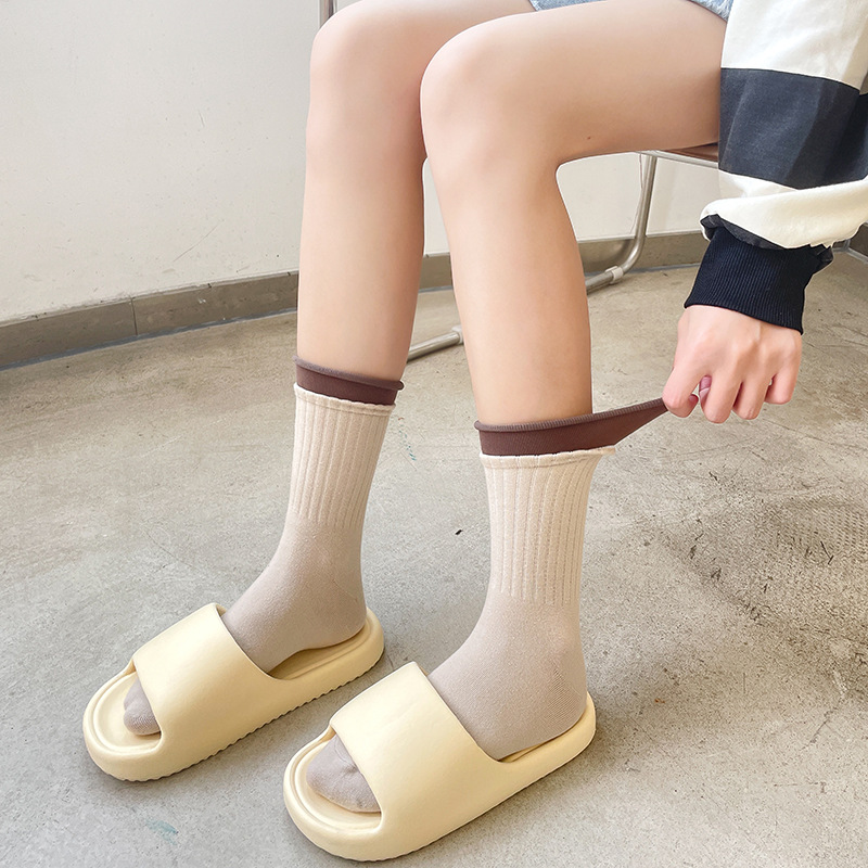 Meias Mid-Calf com Punho Duplo em Ribo