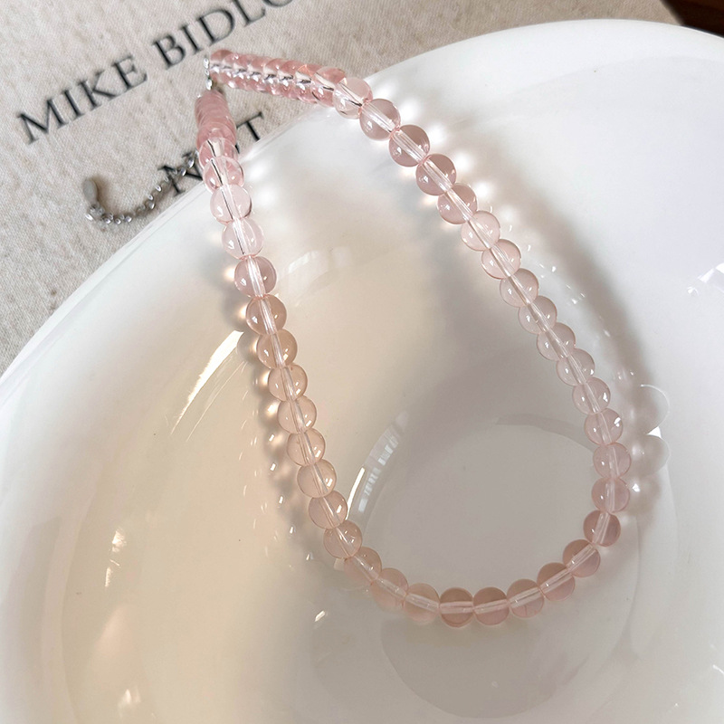 قلادة خرز زجاجي وردي