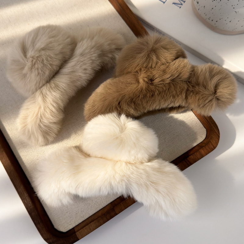 Agrafă pentru Păr din Blană de Iepure Angora