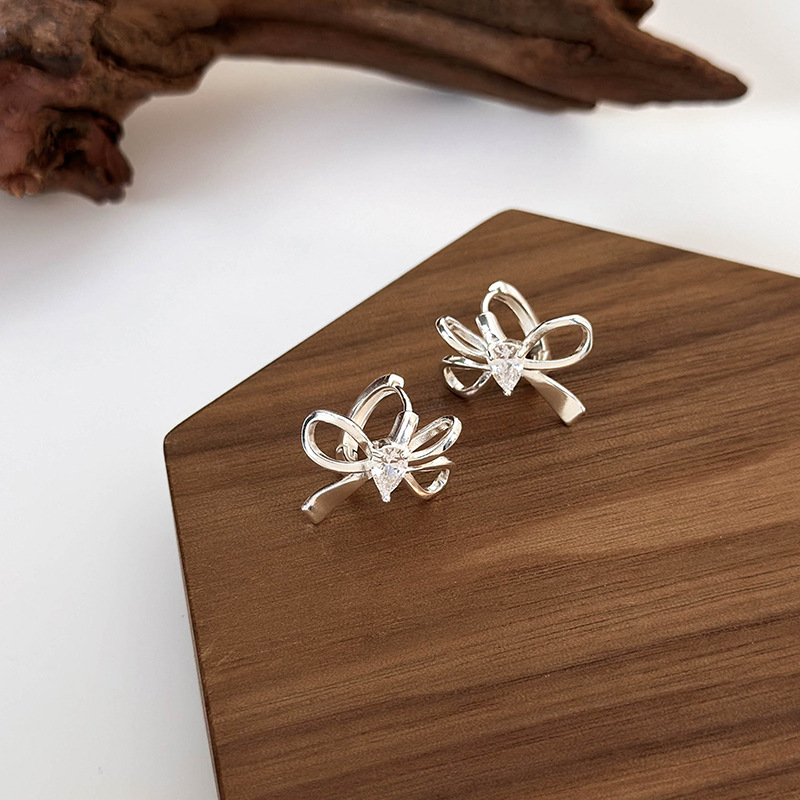 Кліпс для Вух Бантик з Цирконом