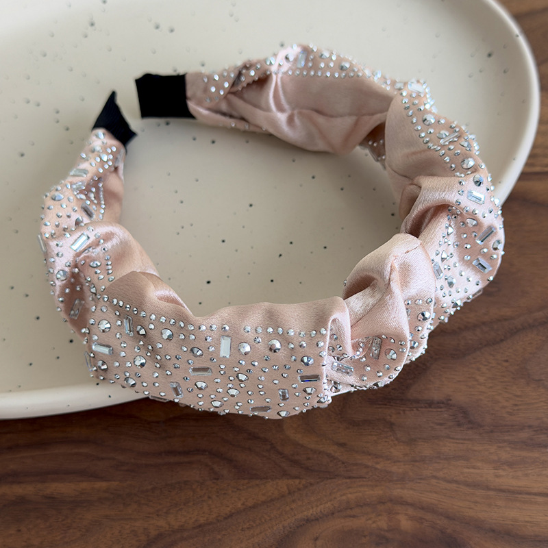 Scrunchies și Bande de Păr cu Strass