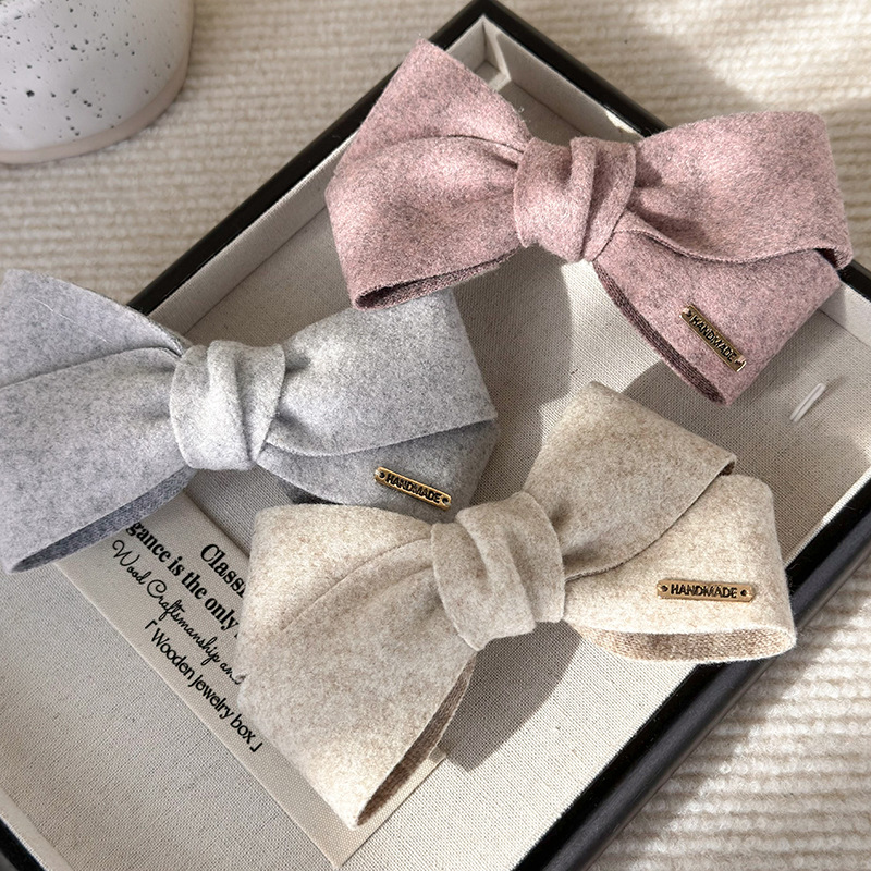 Pinza para el Pelo con Lazo de Ante Suave