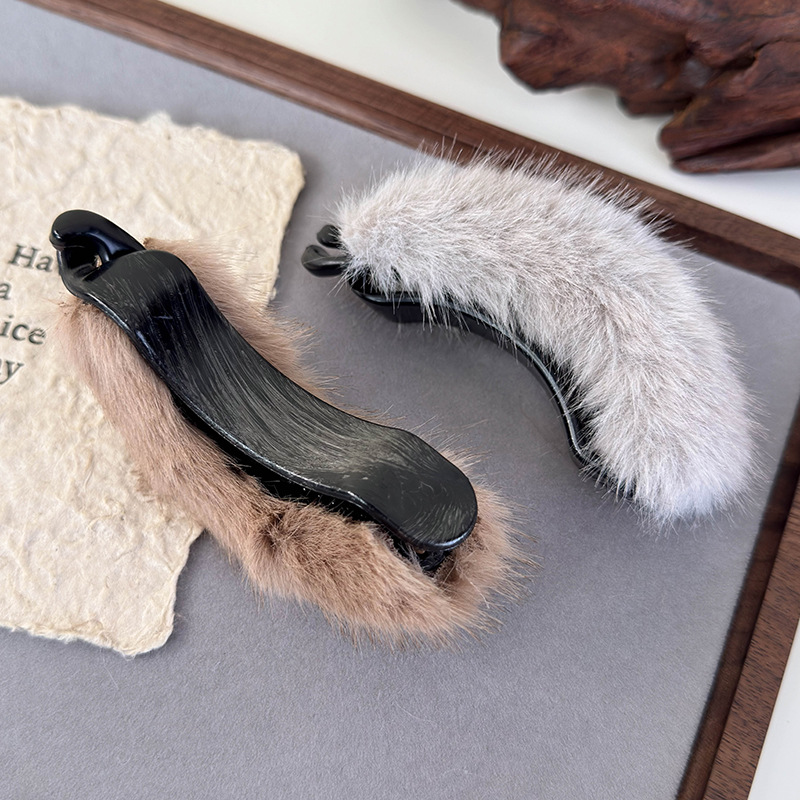 Miękka Pluszowa Spinka do Włosów Banan