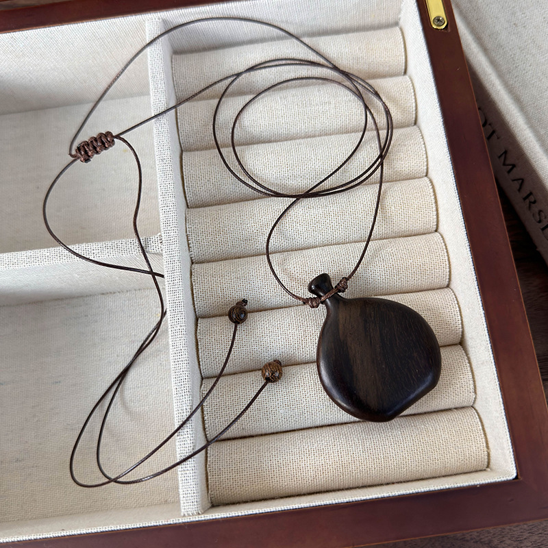 Вінтажний Намисто з Дерев'яним Кулоном Пляшки