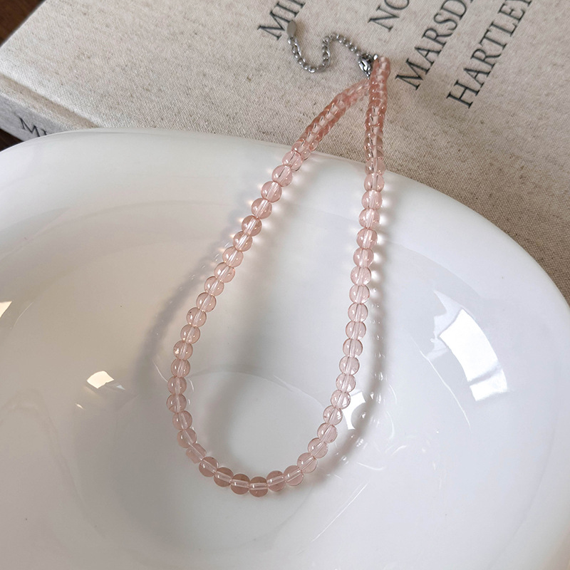 قلادة خرز زجاجي وردي