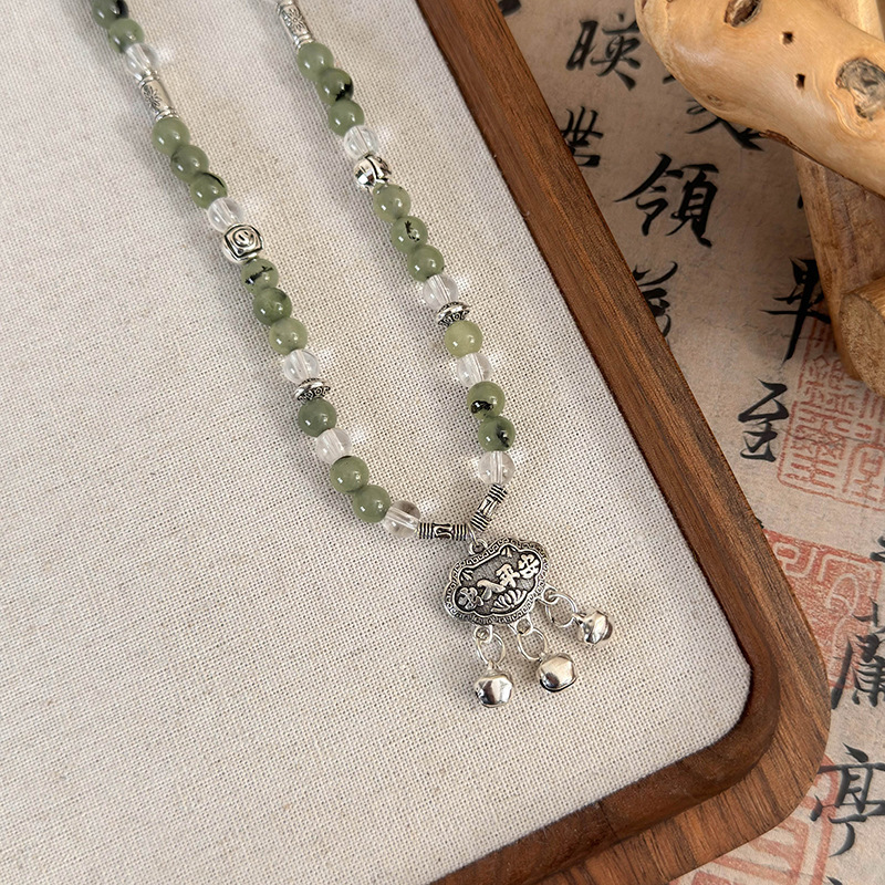 Намисто з бісерним метеликом