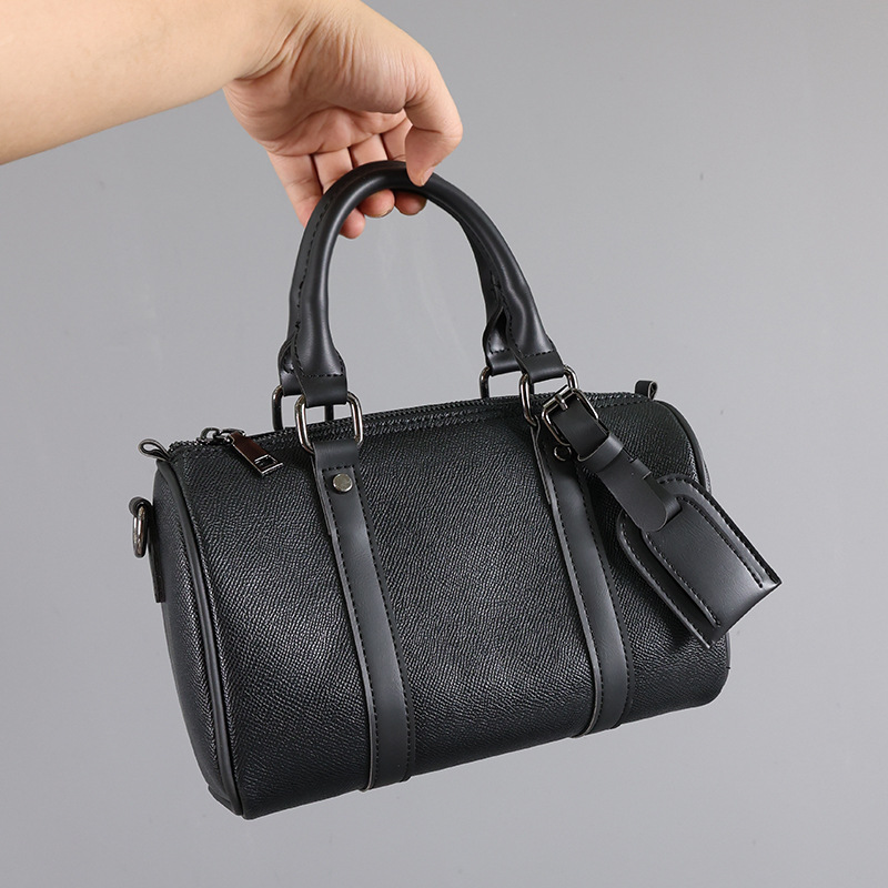 メンズクロスボディバッグ