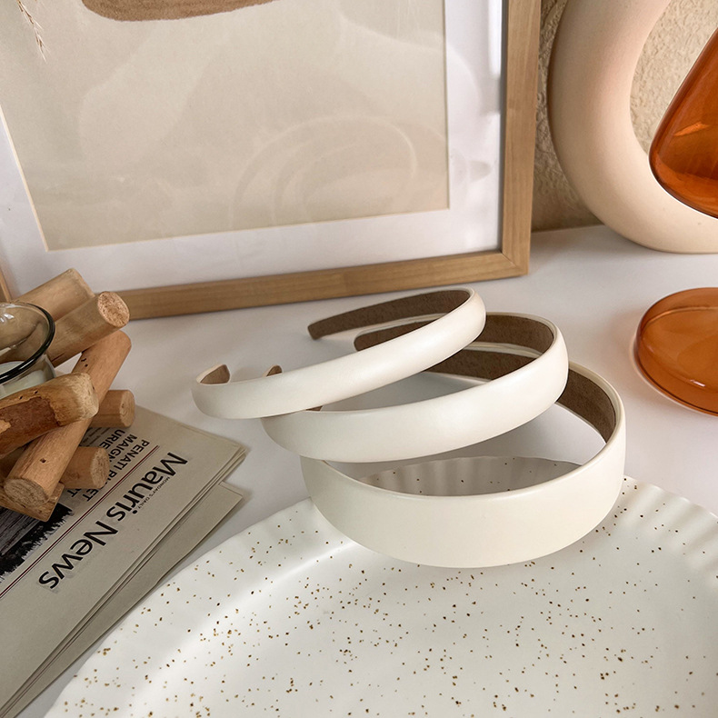 Cinta para el Cabello de Cuero Crema