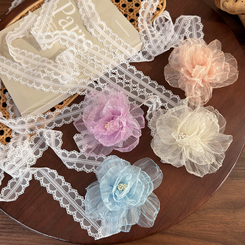 Кораловий Намисто з Квітковою Мереживною Стрічкою