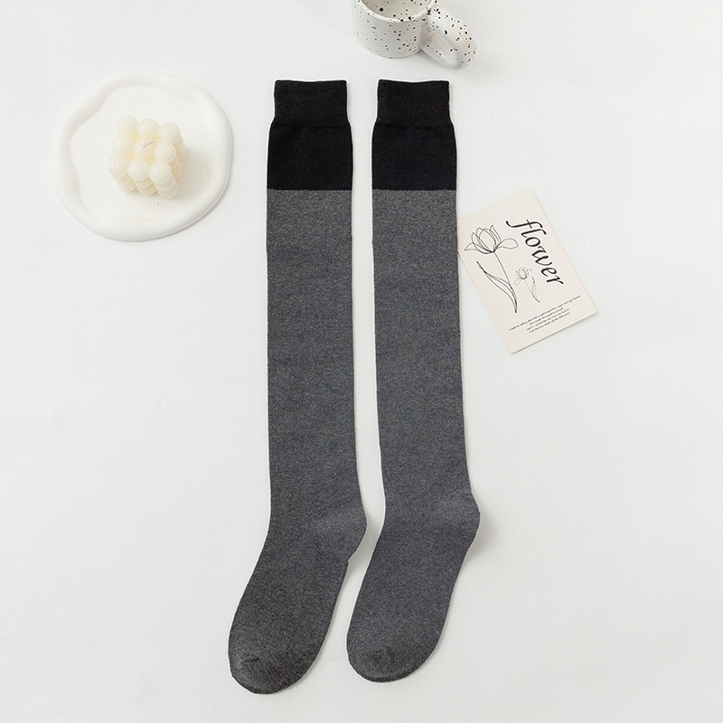 Meias com Bloqueio de Cor