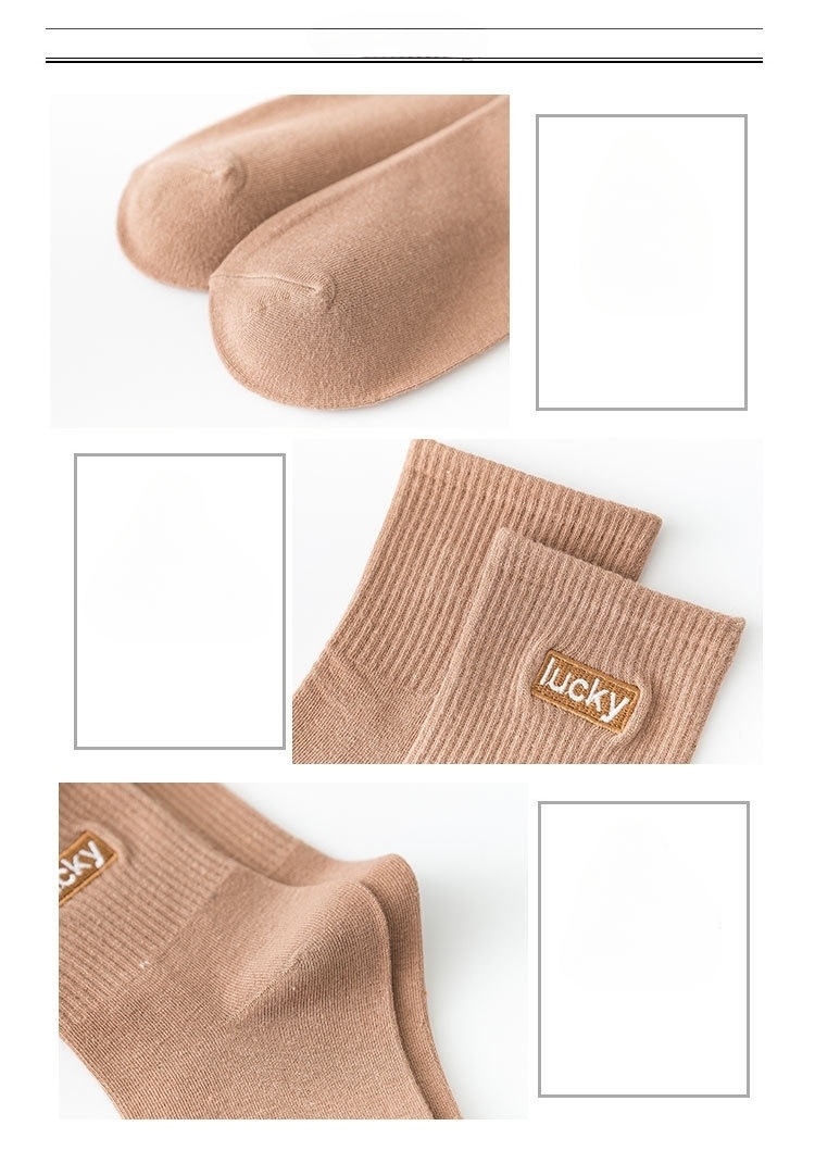 Meias Mid-Calf Bordadas com Letras