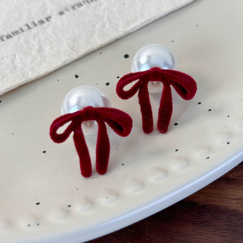 Burgu Flok Çiçekli Küpeler