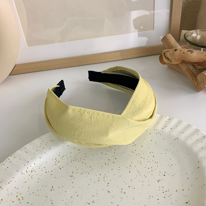 Diadema Cruz Ancha de Cuero PU