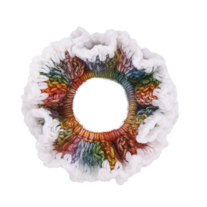 Handstickade Ull Scrunchies