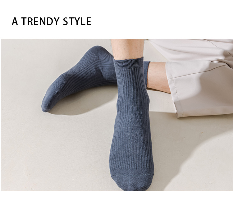 Meias Esportivas Cano Médio com Costura Dupla