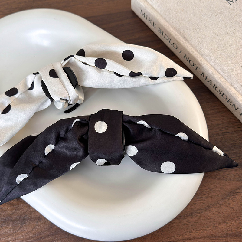 Grampo de Cabelo de Bolinhas com Laço