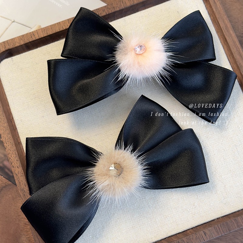 Satynowa Spinka do Włosów z Kokardą i Pomponem