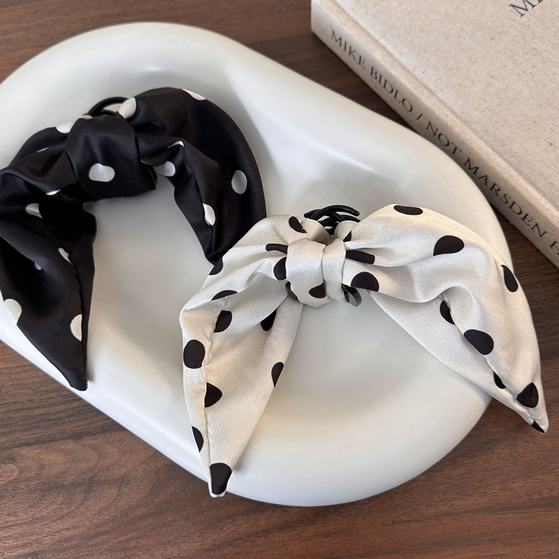 Grampo de Cabelo de Bolinhas com Laço