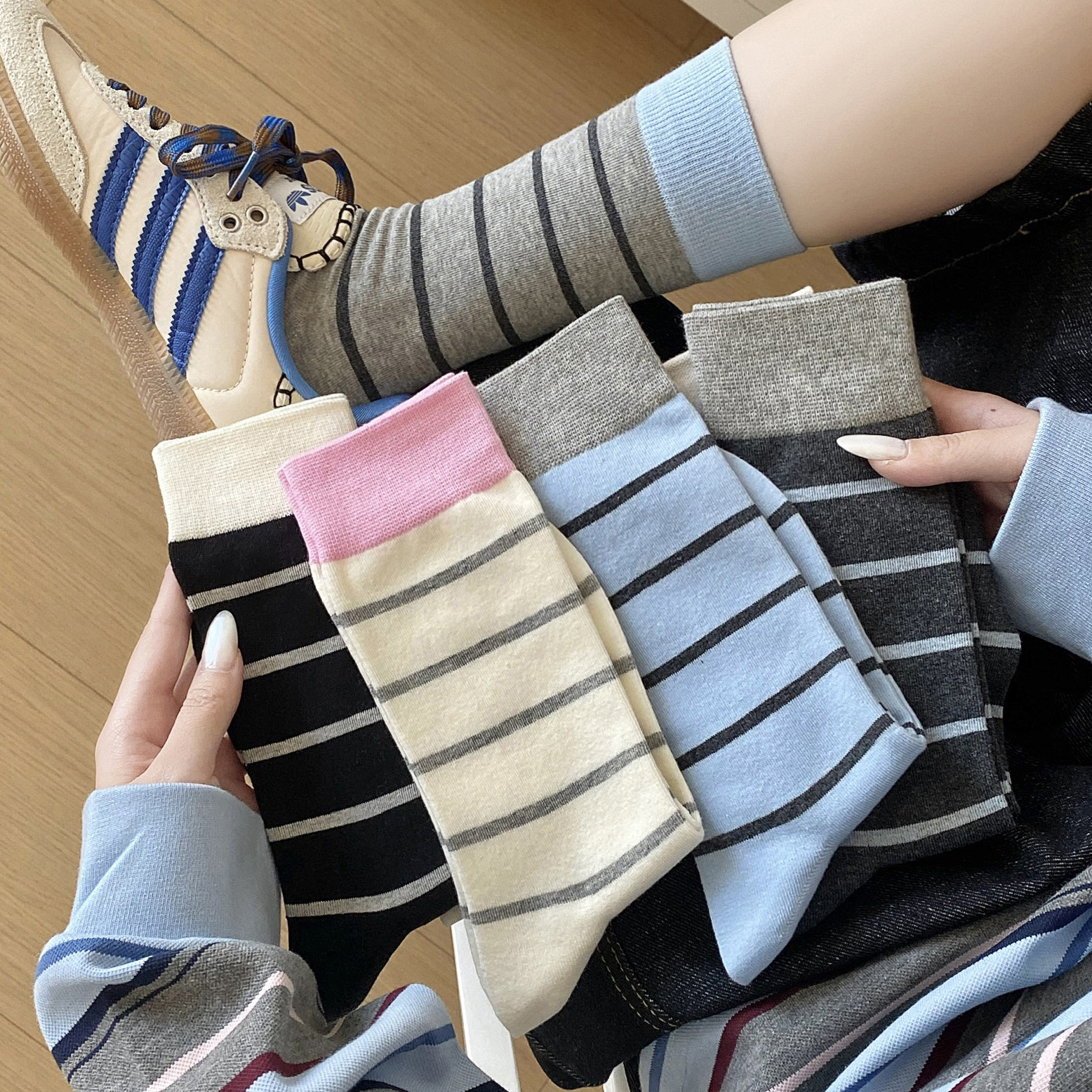 Meias Mid-Calf com Bloco de Cor Listradas para Mulher