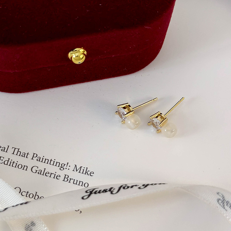 Orecchini con Perle di Giada e Diamanti