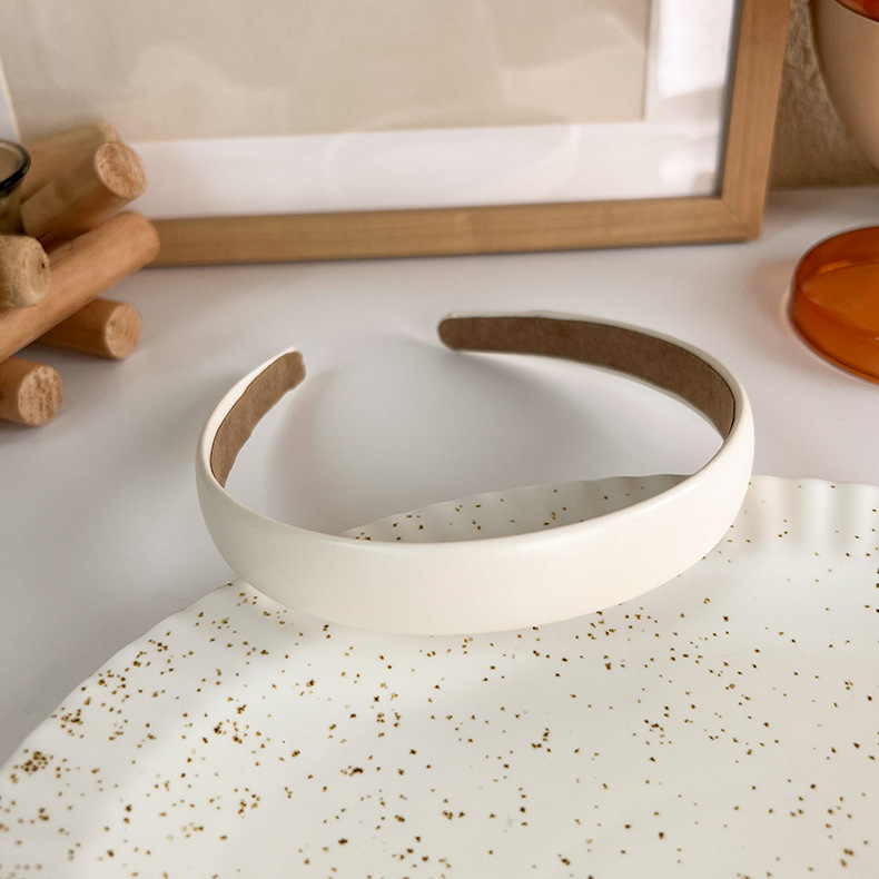 Cinta para el Cabello de Cuero Crema