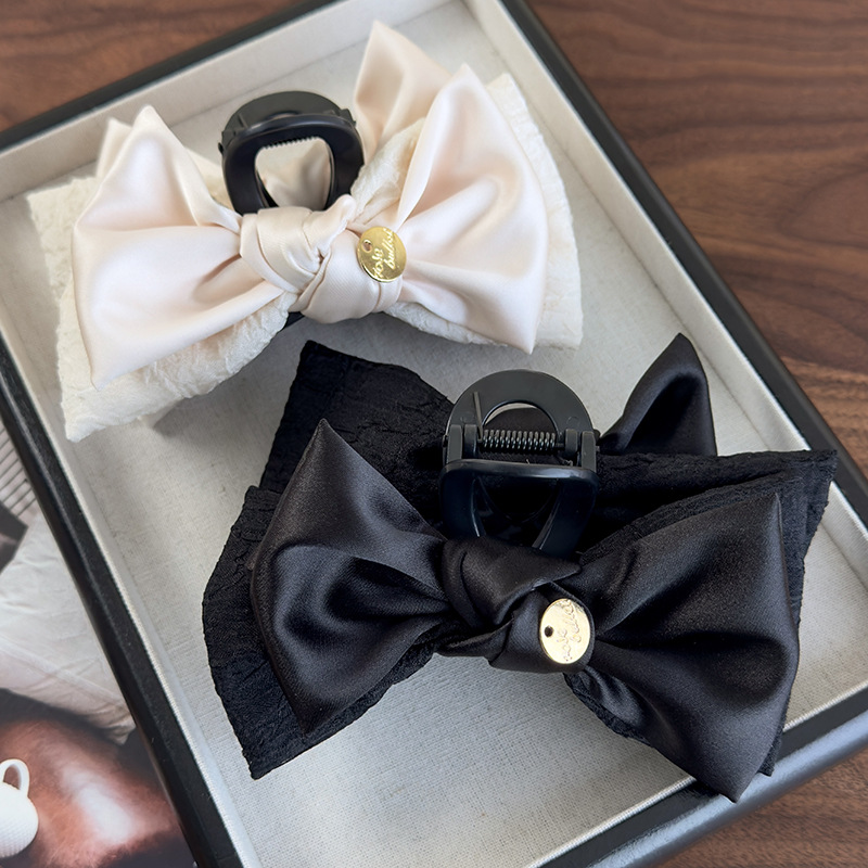 Agrafă de Păr cu Aplică Dublă din Satin