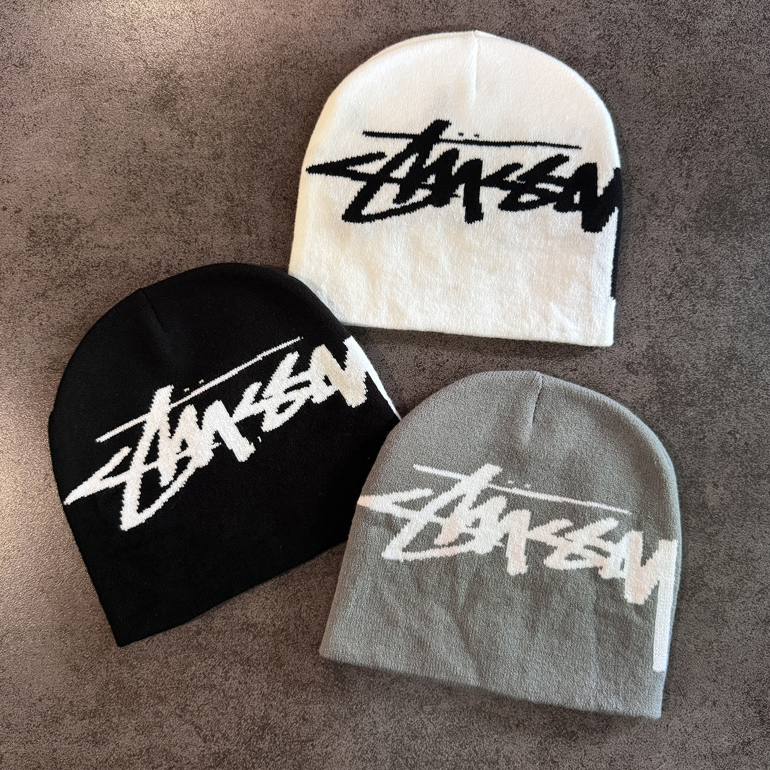 Minimalistische Strickmütze