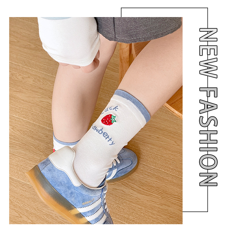 Meias com Estampa de Morango