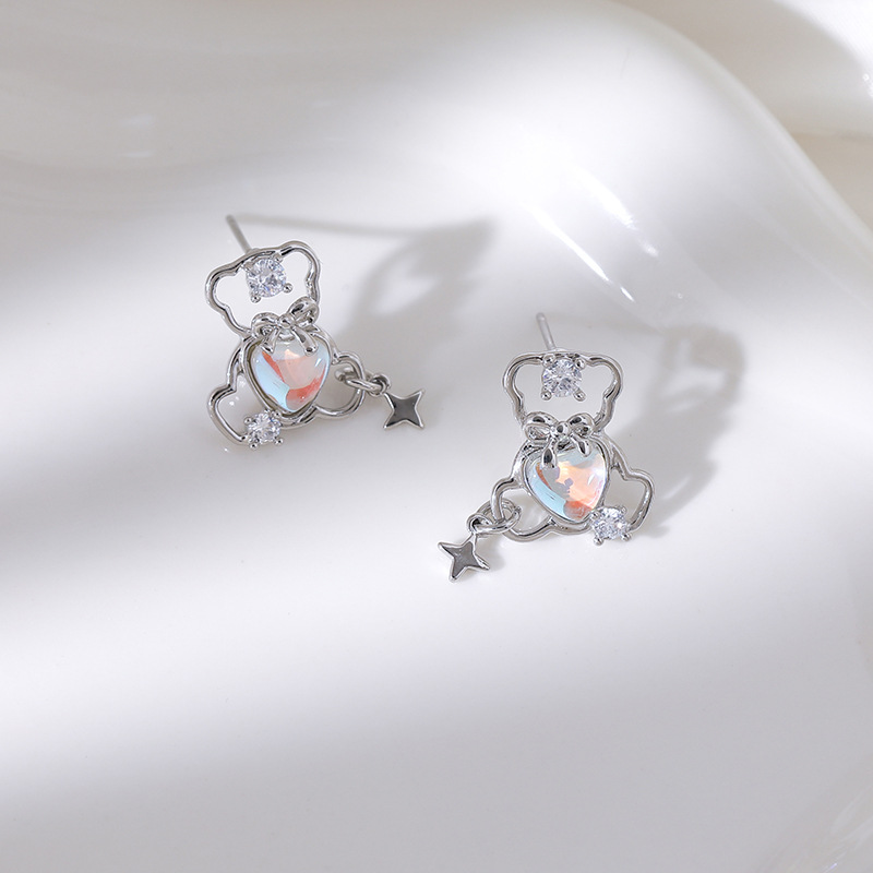 ต่างหูหมีโพรงซิร์คอนสีสันสดใส