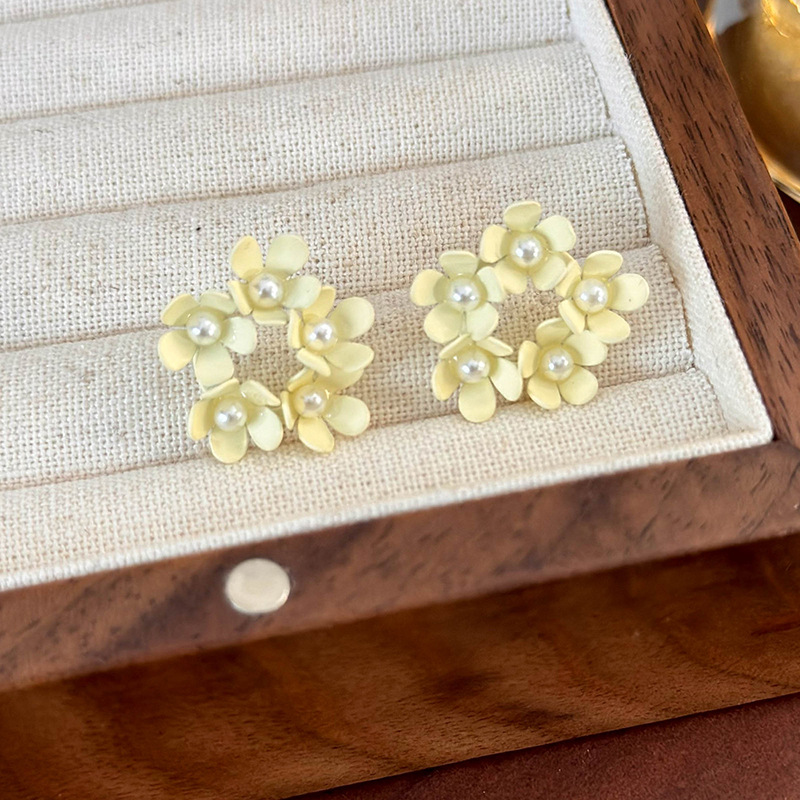 Orecchini con Pendenti a Petali Perlati Strass