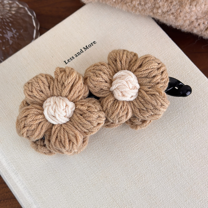 Agrafă de Păr Banana din Fire Vintage cu Flori