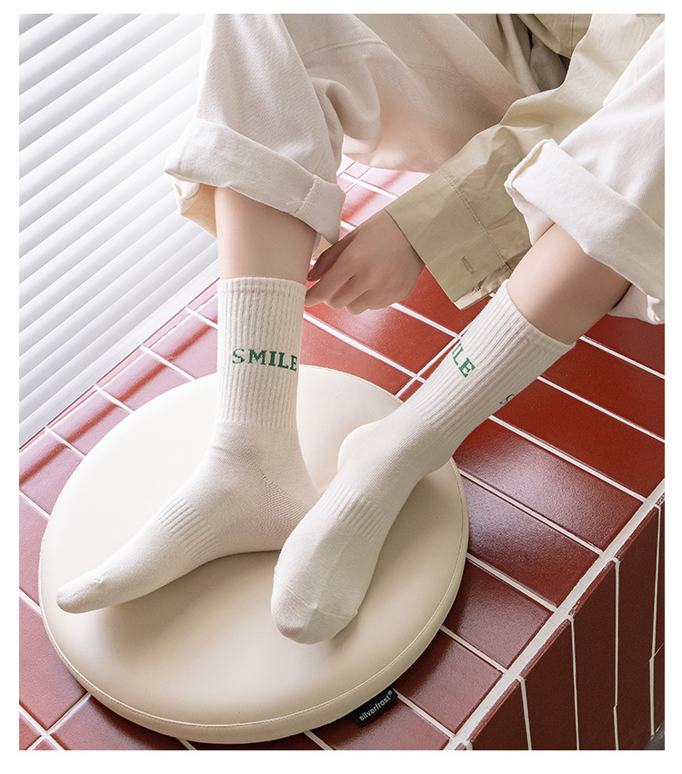 ถุงเท้าผู้หญิง Mid-Calf