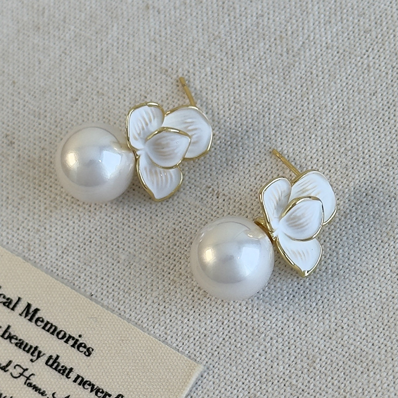 Flower Pearl Earrings