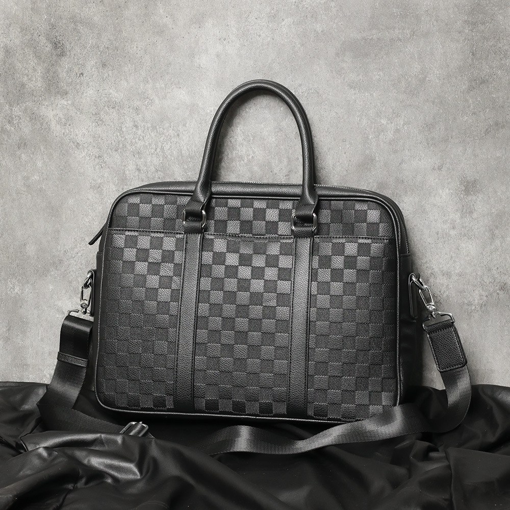 حقيبة أعمال رجالية منقوشة بمربعات