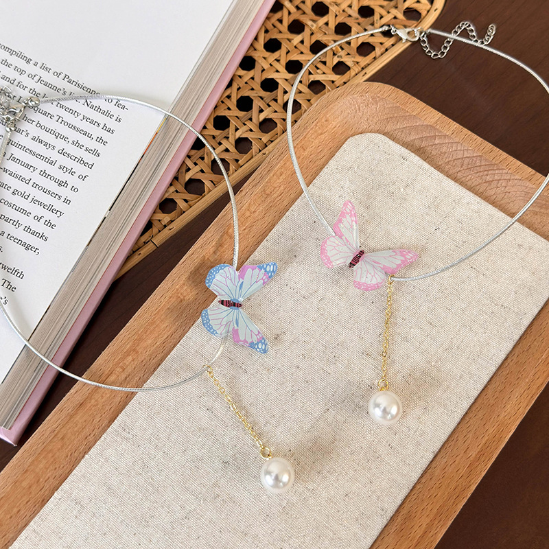 Colar Borboleta Arco-íris