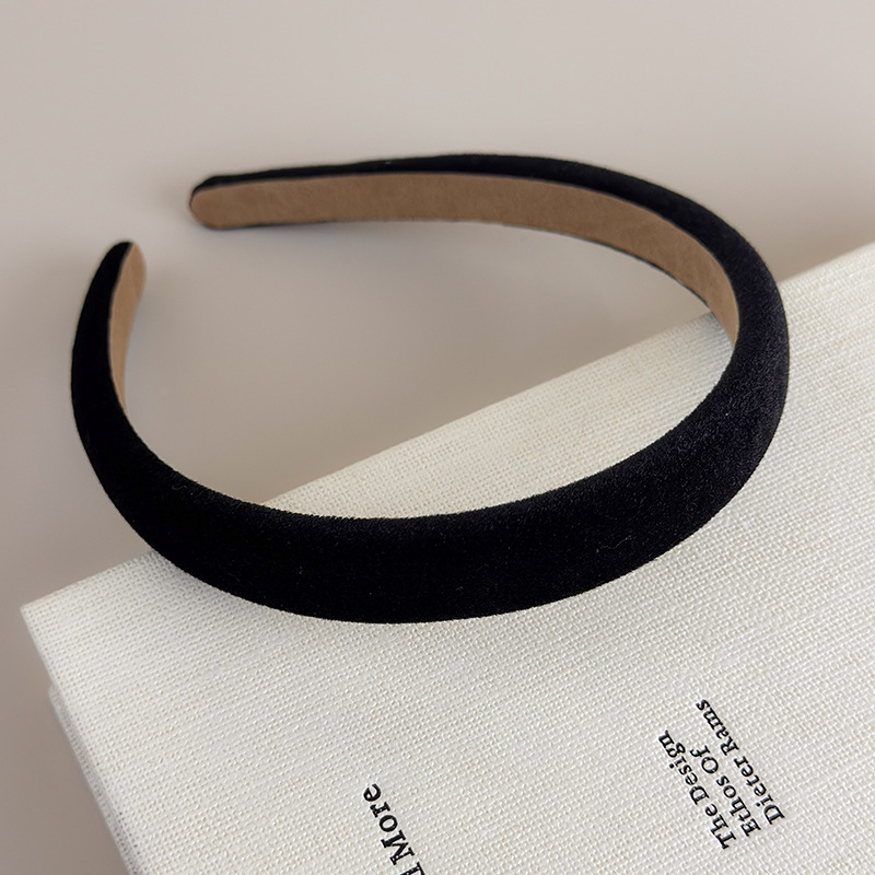 Diadema Fina de Terciopelo Vintage