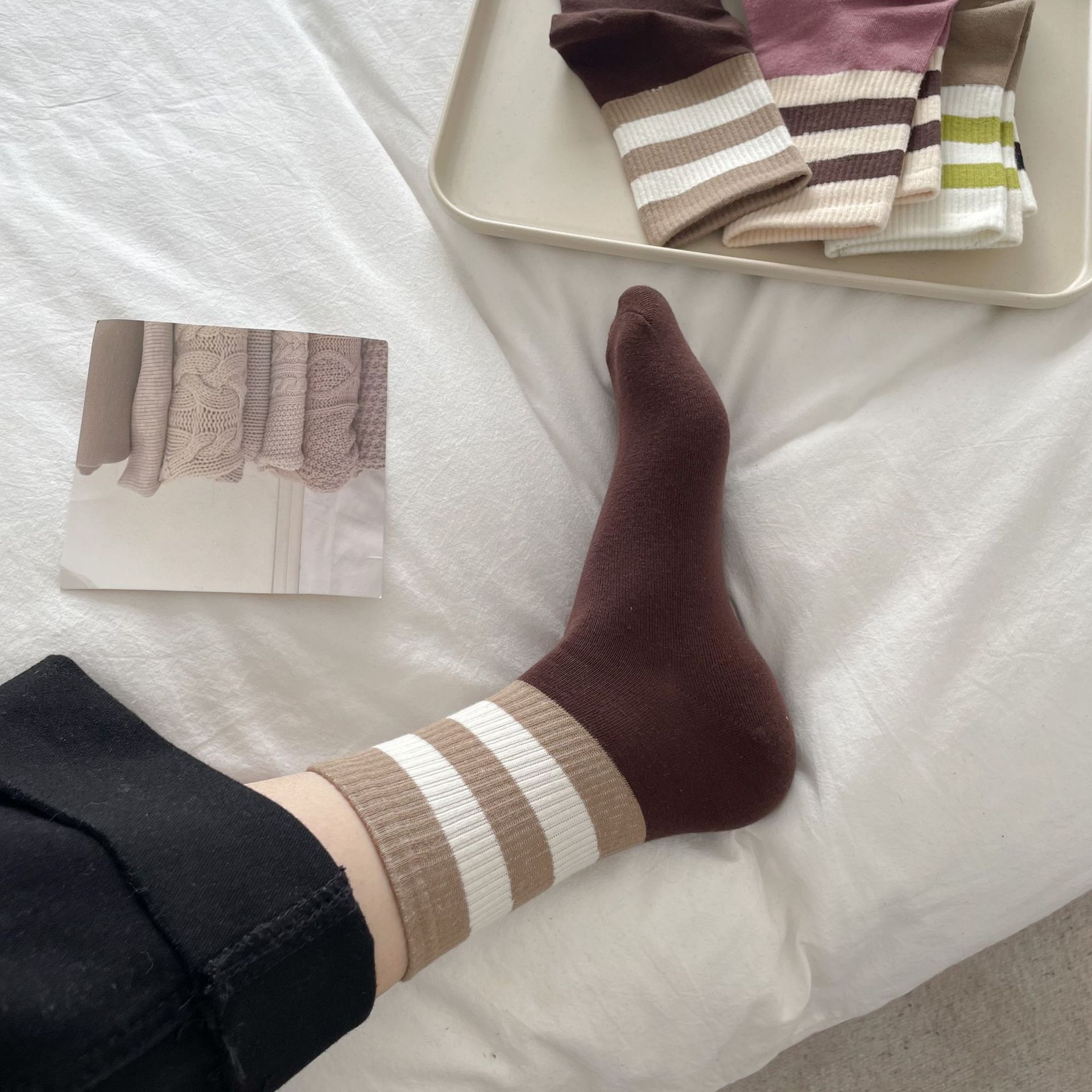 Meias Mid-Calf com Bloco de Cor para Mulheres