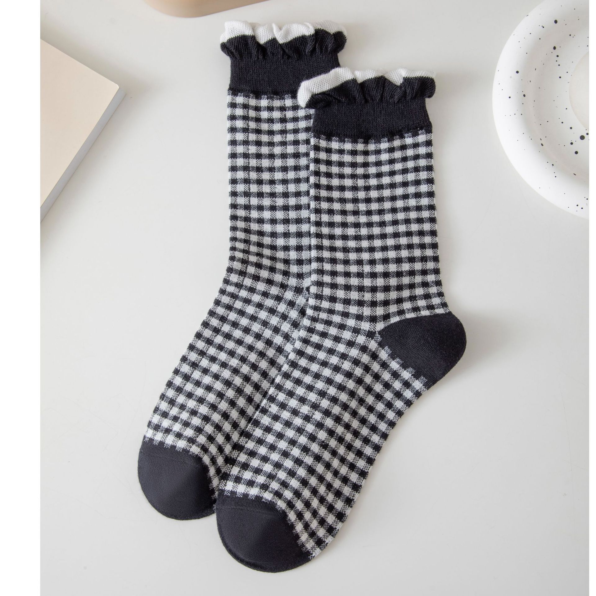 Meias Femininas de Xadrez e Bolinhas