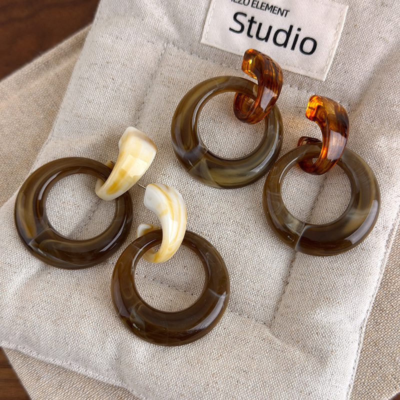 ต่างหูฮูปทรงเรขาคณิตสีน้ำตาลวินเทจ