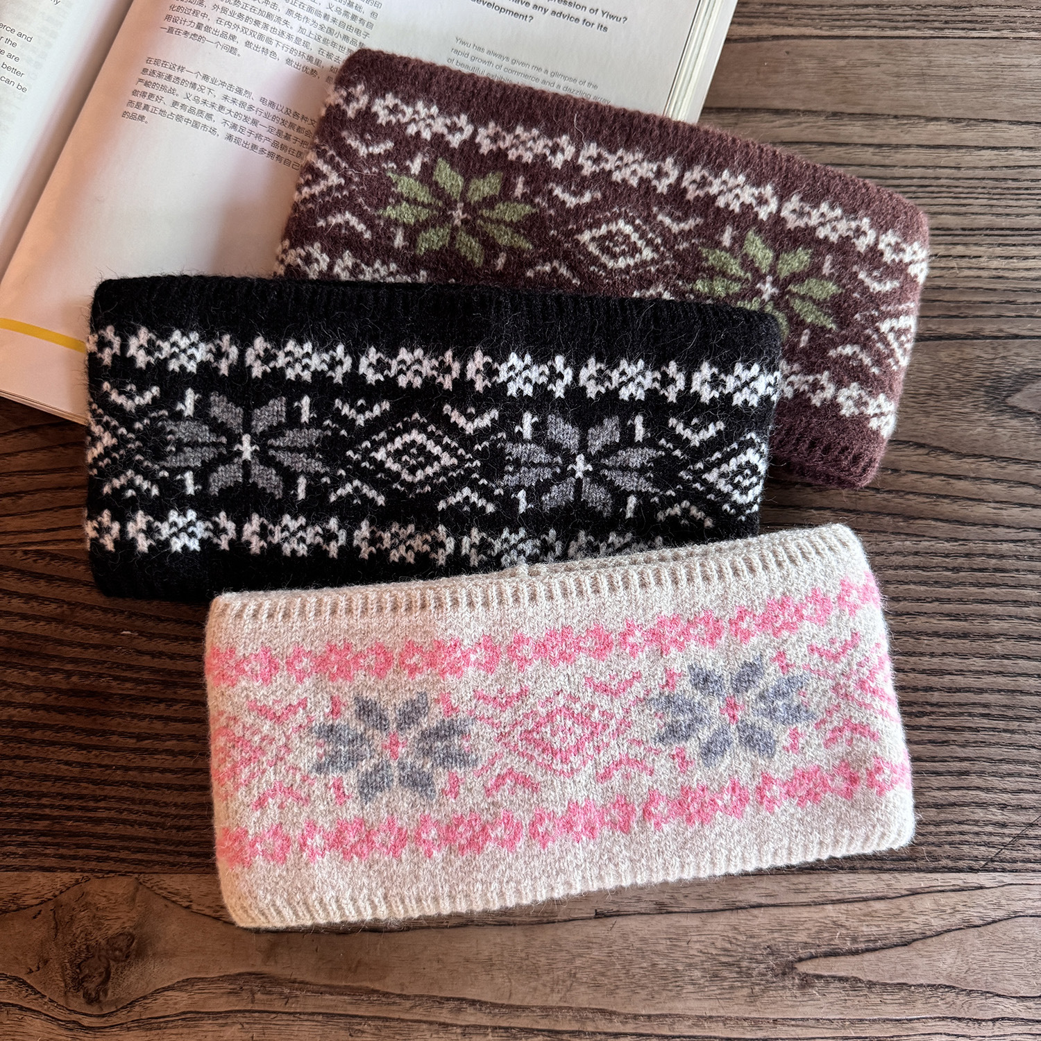 Πλεκτή Κάπα για Μαλλιά με Φαρδύ Γείσο