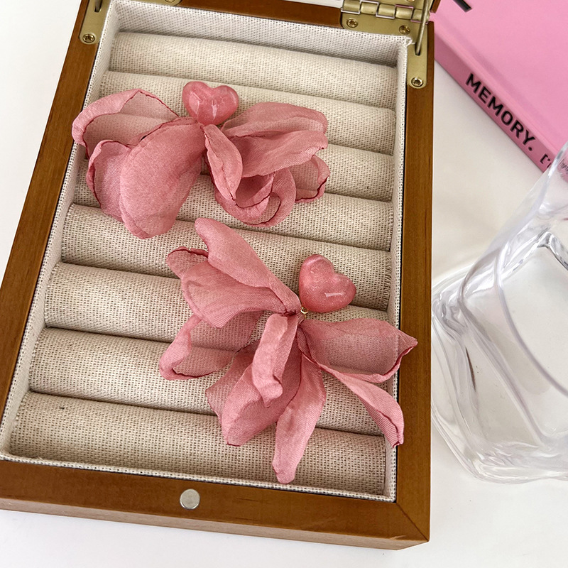 하트와 플로럴 귀걸이