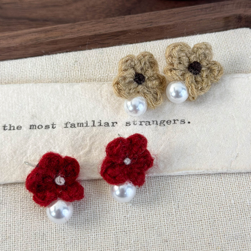 꽃과 펄 니트 귀걸이