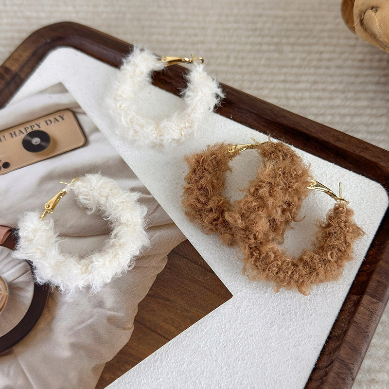 Серьги-пусеты Круг из Плюша