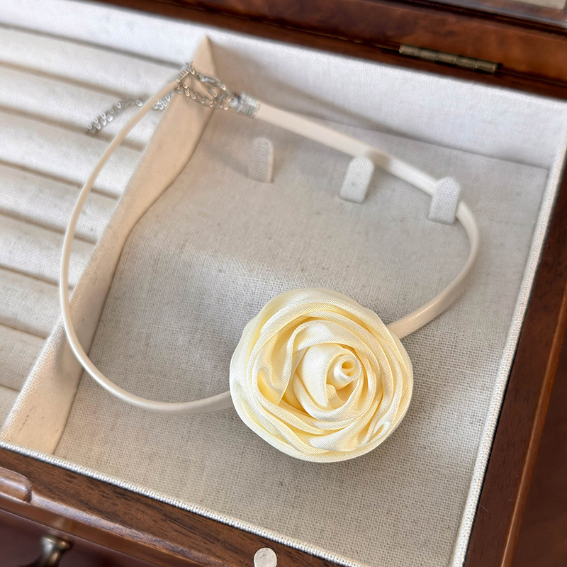 Французький Трояндовий Квітковий Чокер